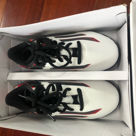 Messi Soccer Cleats Brand New Kids Size 13 - Picture 4 of 6